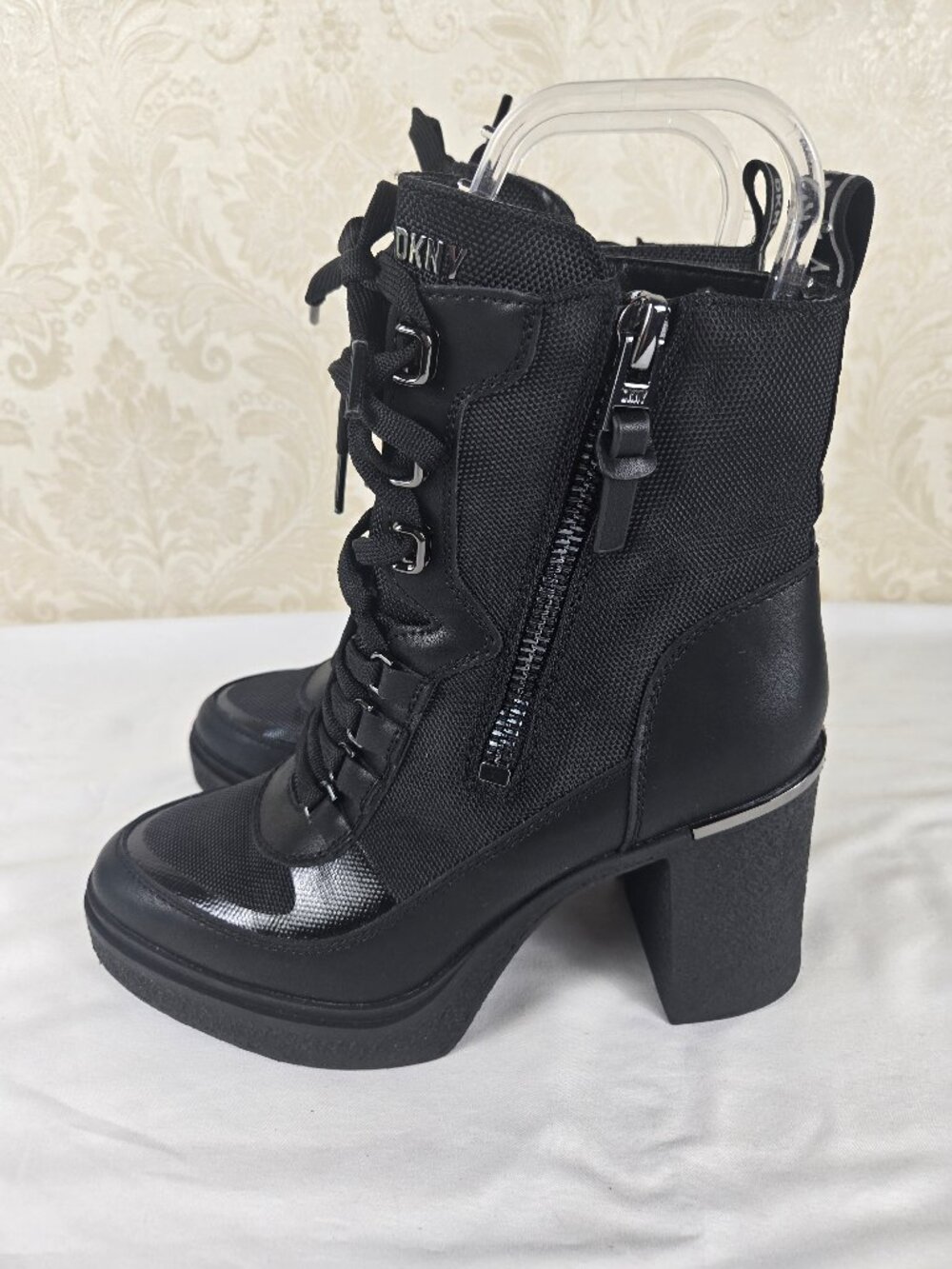 DKNY Size 8.5M Black Toia Lace Up Platform Booties Leather/Textile Block Heel